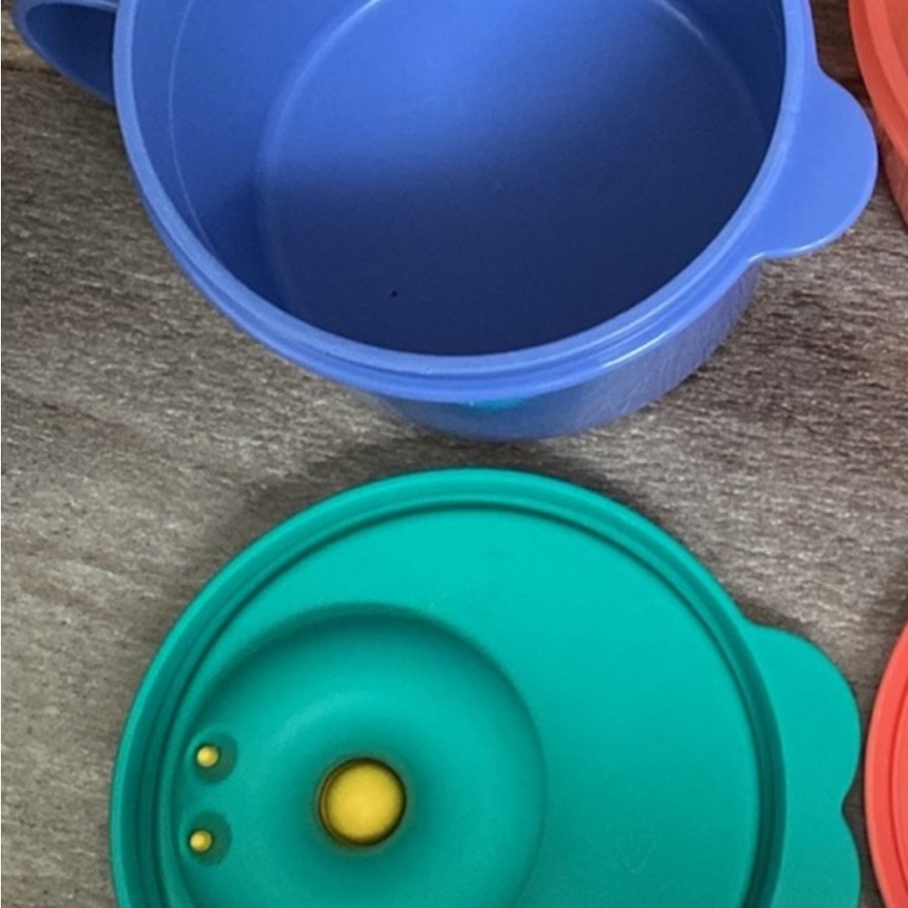 Colorful Plastic Storage Container - Picture 2 of 3